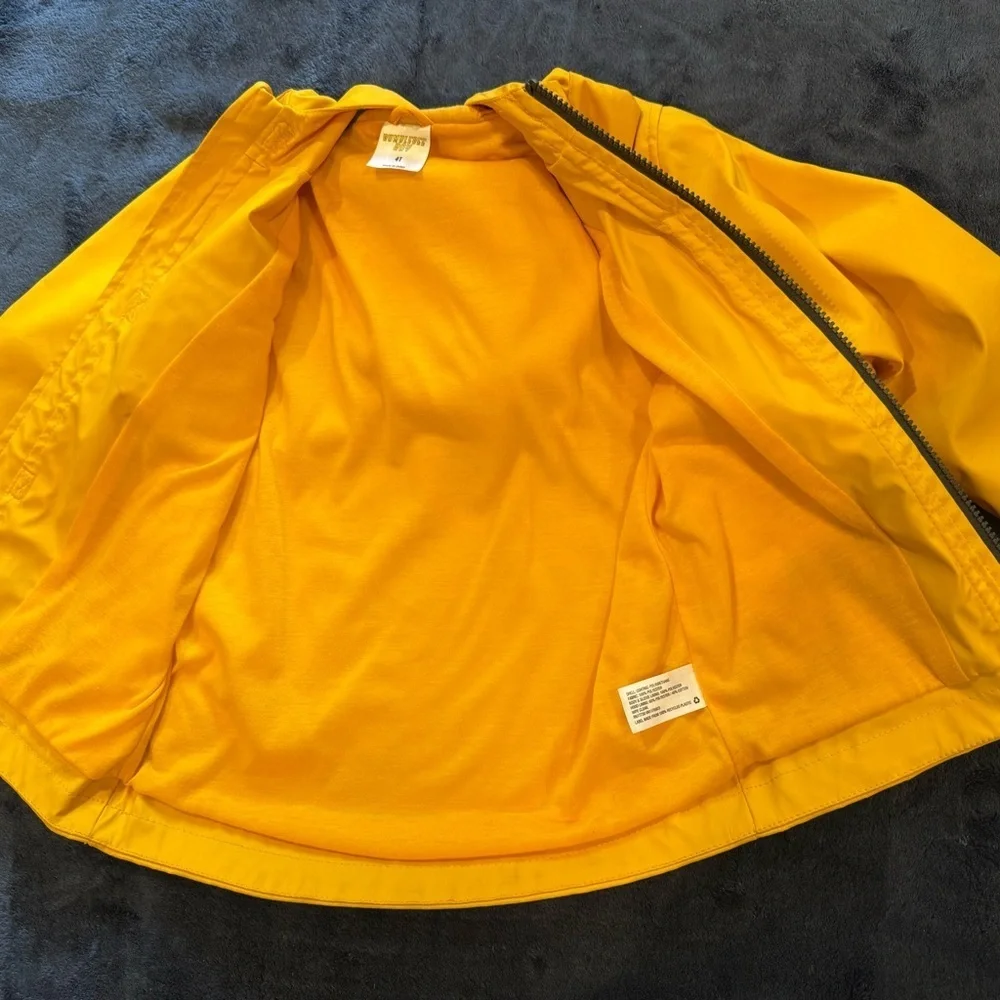 Disney yellow Bumblebee Boy raincoat size 4T